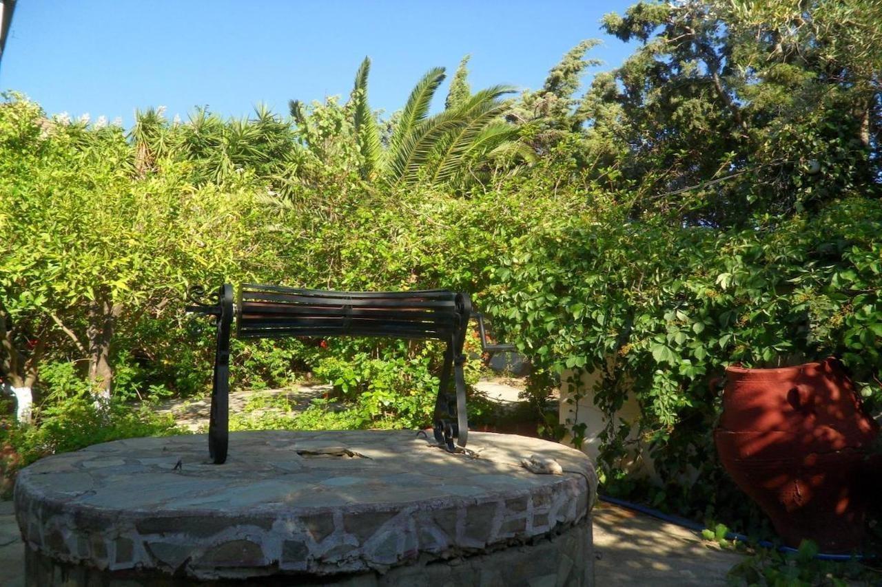 Sunningdale Hotel Agia Galini  Exterior photo