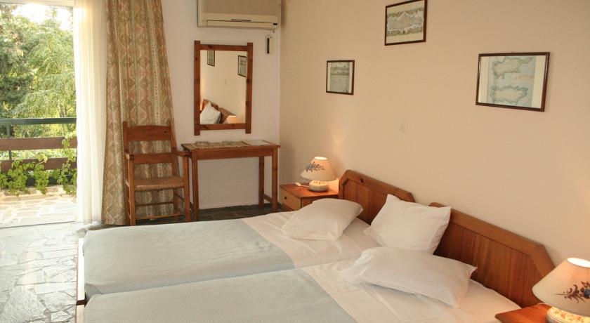 Sunningdale Hotel Agia Galini  Exterior photo
